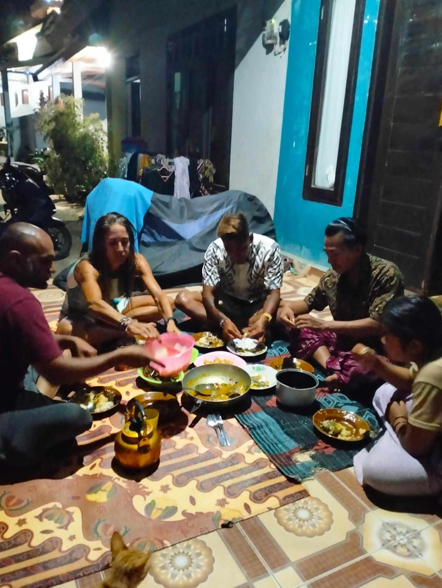 T&T Homestay Kuta  Exterior photo