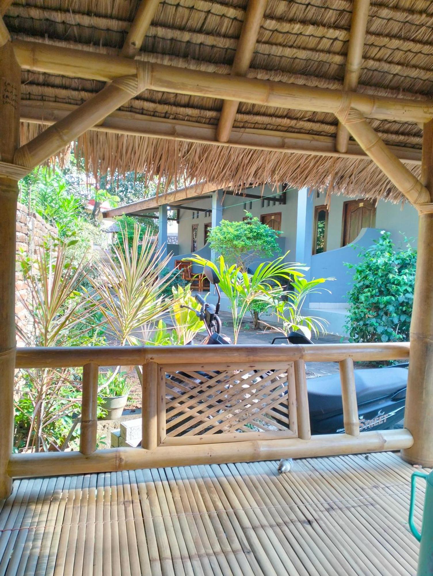 T&T Homestay Kuta  Exterior photo